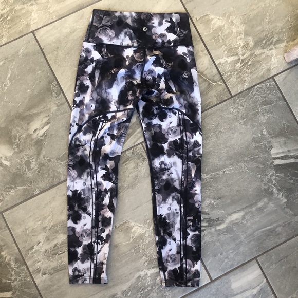 lululemon athletica Pants - 🍋 HP! 🍋 Lululemon High Times Pants size 8